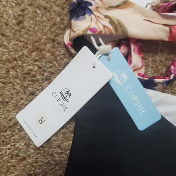 Cupshe One piece Swimsuit Women - Picture 3 of 3